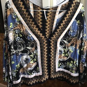 EUC Free People blouse! Super hip and trendy!